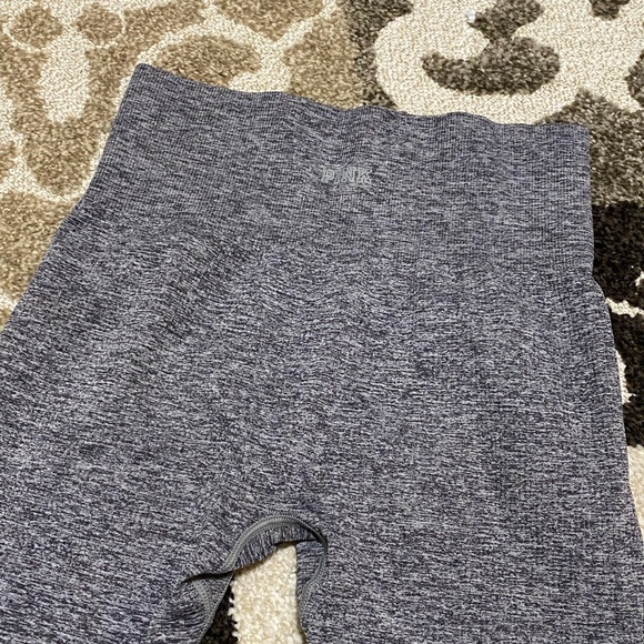 Victorias Secret PINK Grey Cool & Comfy Leggings With Cutouts - Size Small - Picture 2 of 7
